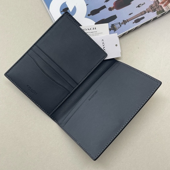 (New+Tag) Coach passport wallet case ‘rare’ limited edition (unisex) - Picture 9 of 12